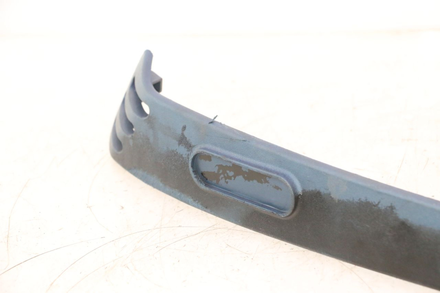photo de BAS DE CAISSE ARRIERE DROIT PIAGGIO VESPA LX 2T 50 (2005 - 2013) - Points de fixation