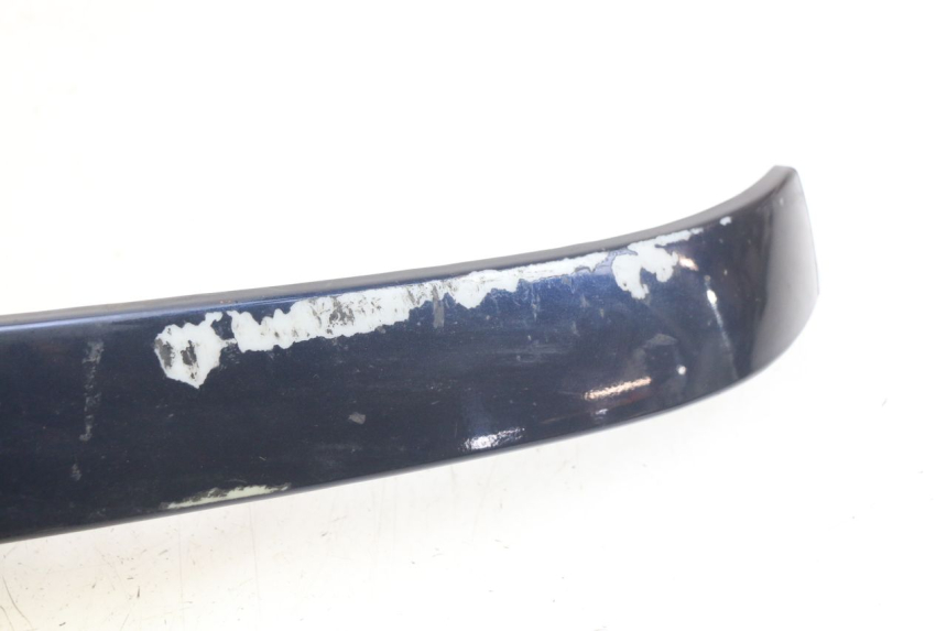 photo de BAS DE CAISSE ARRIERE DROIT PIAGGIO VESPA LXV 125 (2006 - 2009) - Gros plan technique