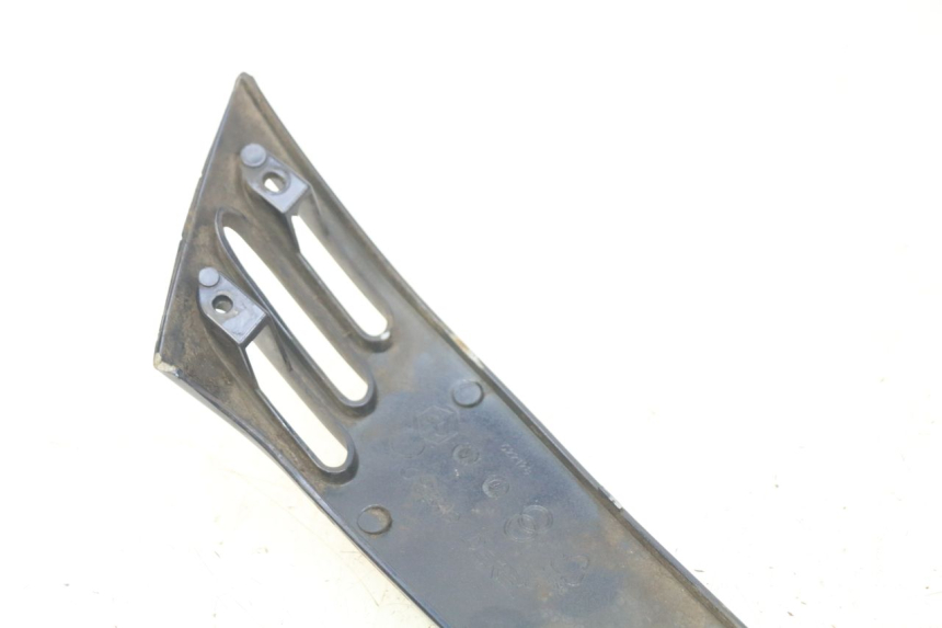 photo de BAS DE CAISSE ARRIERE DROIT PIAGGIO VESPA LXV 125 (2006 - 2009) - Points de fixation