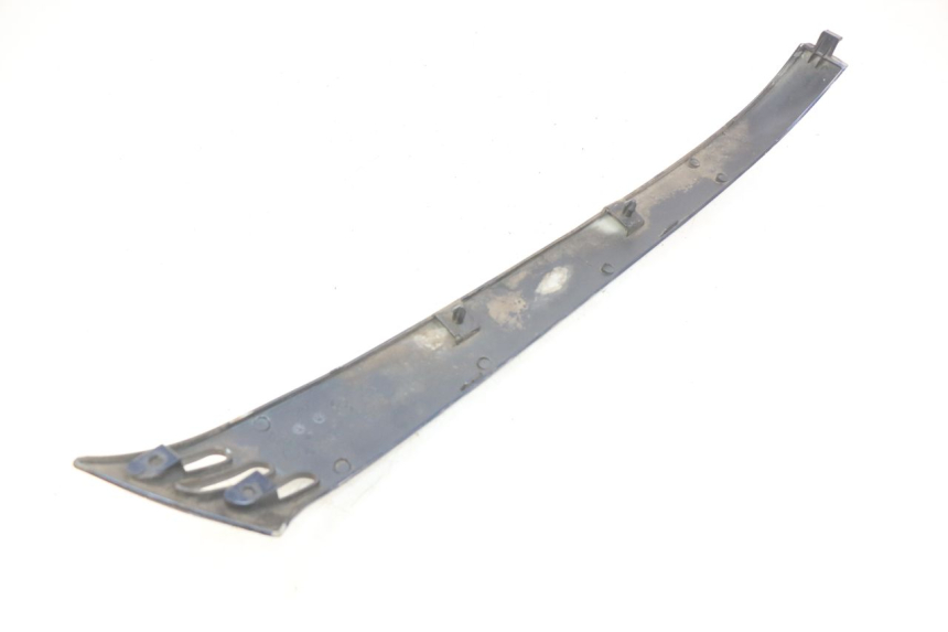 photo de BAS DE CAISSE ARRIERE DROIT PIAGGIO VESPA LXV 125 (2006 - 2009) - État de surface