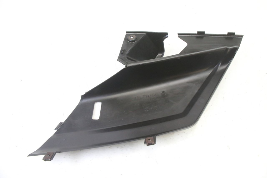 photo de BAS DE CAISSE ARRIERE DROIT YAMAHA XMAX X-MAX 125 (2006 - 2009) - Autre angle de vue