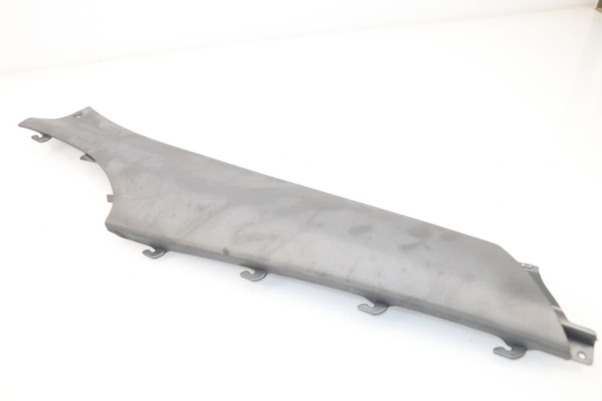 photo de BAS DE CAISSE ARRIERE DROIT PIAGGIO X9 EVOLUTION 250 (2003 - 2007) - Autre angle de vue