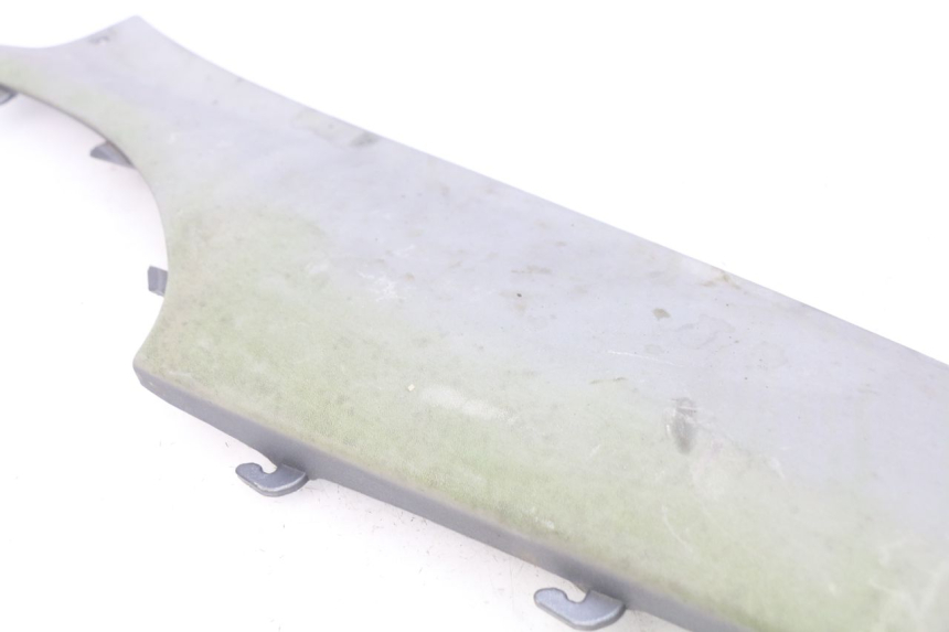 photo de BAS DE CAISSE ARRIERE DROIT PIAGGIO X9 EVOLUTION 125 (2003 - 2007) - Zoom état d’usage