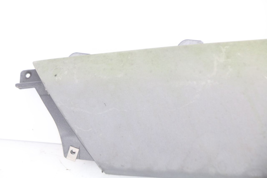 photo de BAS DE CAISSE ARRIERE DROIT PIAGGIO X9 EVOLUTION 125 (2003 - 2007) - État de surface