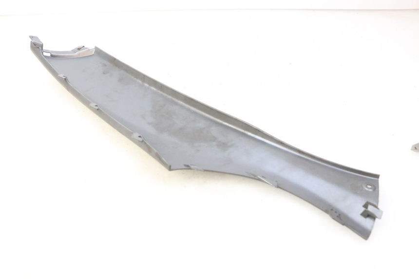 photo de BAS DE CAISSE ARRIERE DROIT PIAGGIO X9 EVOLUTION 125 (2003 - 2007) - Autre angle de vue