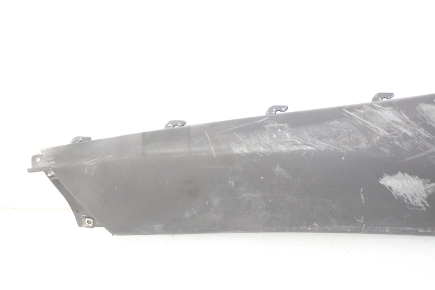 photo de BAS DE CAISSE ARRIERE DROIT PIAGGIO X9 EVOLUTION 125 (2003 - 2007) - Points de fixation