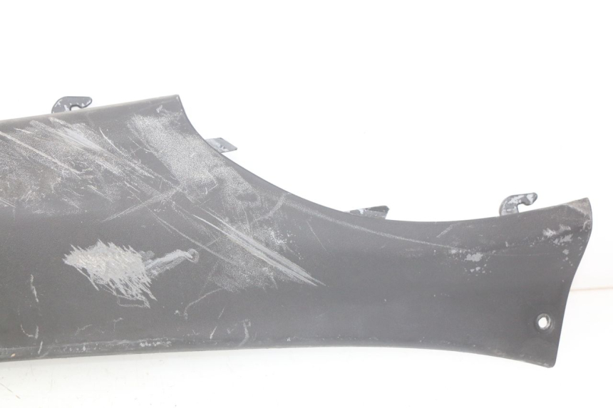 photo de BAS DE CAISSE ARRIERE DROIT PIAGGIO X9 EVOLUTION 125 (2003 - 2007) - État de surface