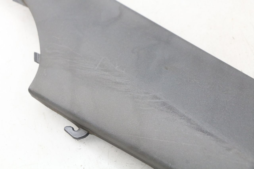 photo de BAS DE CAISSE ARRIERE DROIT PIAGGIO X9 125 (2000 - 2003) - Détail de la pièce