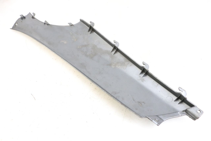 photo de BAS DE CAISSE ARRIERE DROIT PIAGGIO X9 125 (2000 - 2003) - Zoom état d’usage