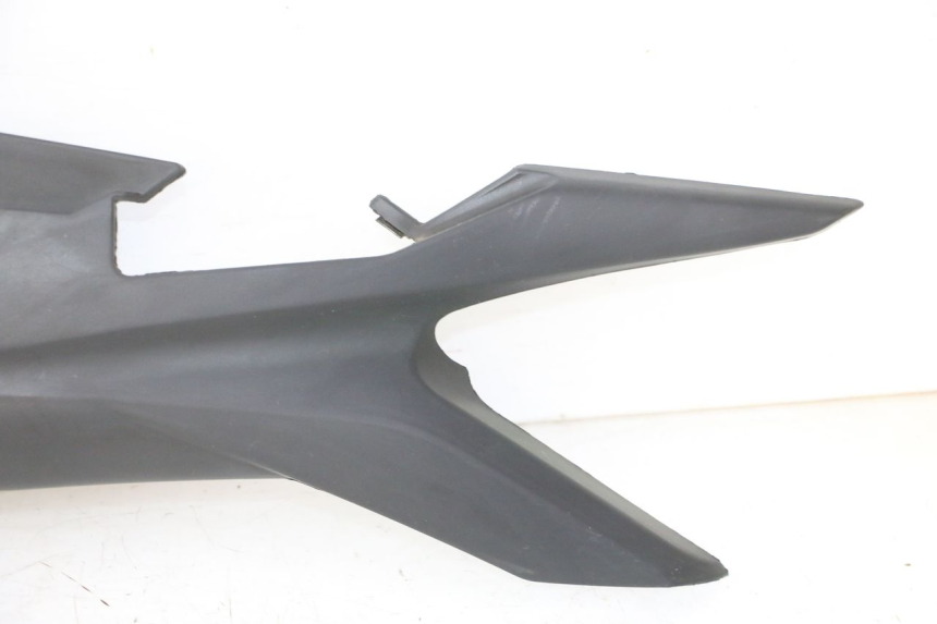 photo de BAS DE CAISSE ARRIERE GAUCHE STAHO FH 50 (2018 - 2019) - Points de fixation