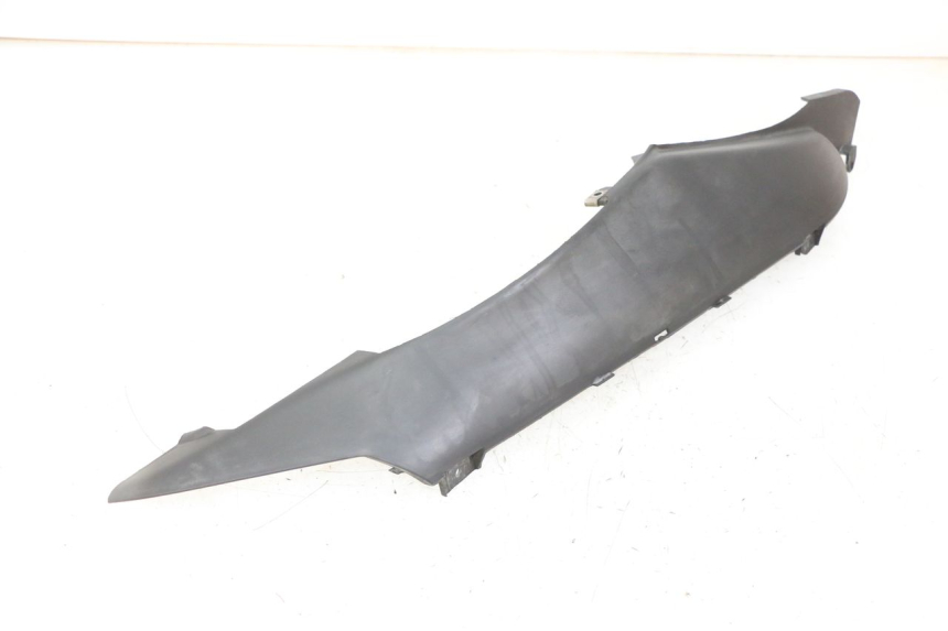 photo de BAS DE CAISSE ARRIERE GAUCHE GILERA NEXUS 300 (2008 - 2013) - Gros plan technique