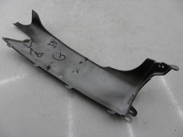 photo de BAS DE CAISSE ARRIERE GAUCHE JM MOTOR S-MAX 125 (2010 - 2014) - Gros plan technique