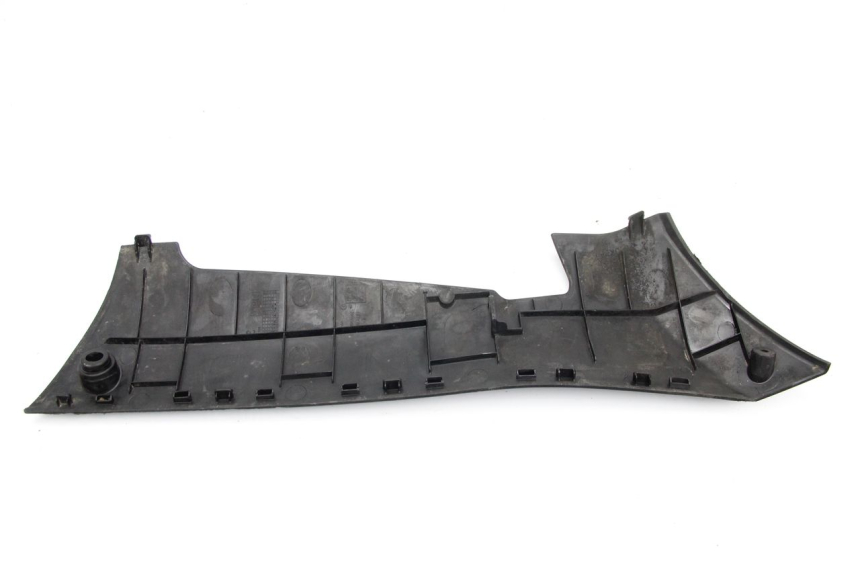 photo de BAS DE CAISSE ARRIERE GAUCHE PEUGEOT KISBEE 4T 50 (2010 - 2017) - Détail de la pièce