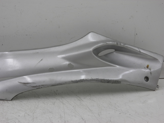 photo de BAS DE CAISSE ARRIERE GAUCHE KYMCO SPACER 50 (1998 - 2009) - Autre angle de vue