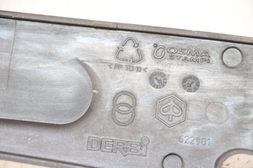 photo de BAS DE CAISSE ARRIERE GAUCHE PIAGGIO LXV 4T 50 (2009 - 2013) - Détail de la pièce