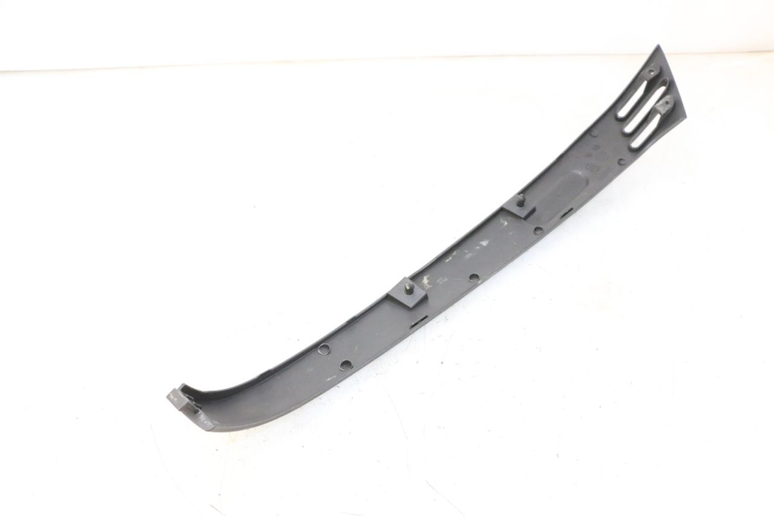 photo de BAS DE CAISSE ARRIERE GAUCHE PIAGGIO LXV 4T 50 (2009 - 2013) - Gros plan technique