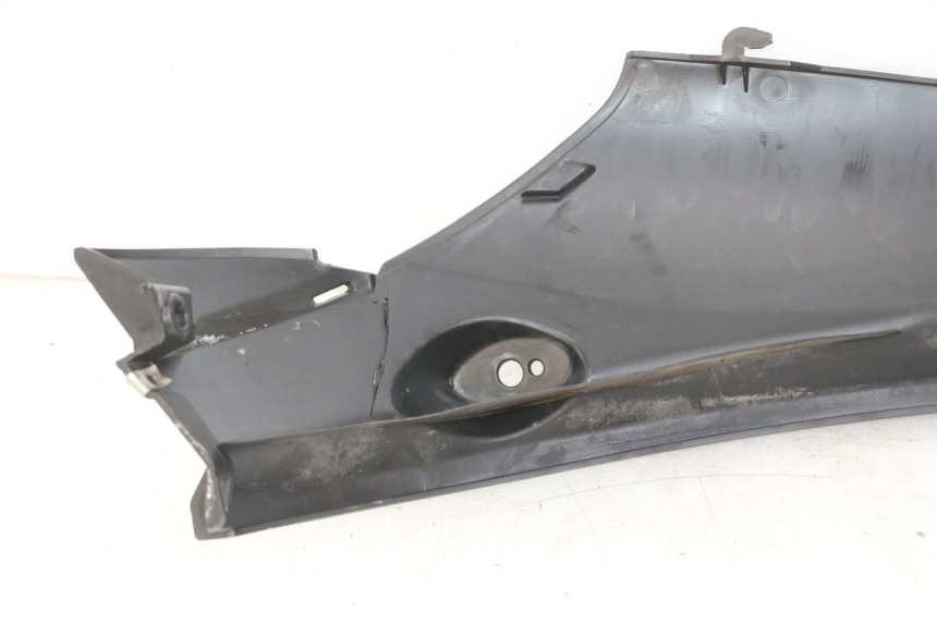 photo de BAS DE CAISSE ARRIERE GAUCHE PIAGGIO MP3 LT 300 (2010 - 2016) - Autre angle de vue