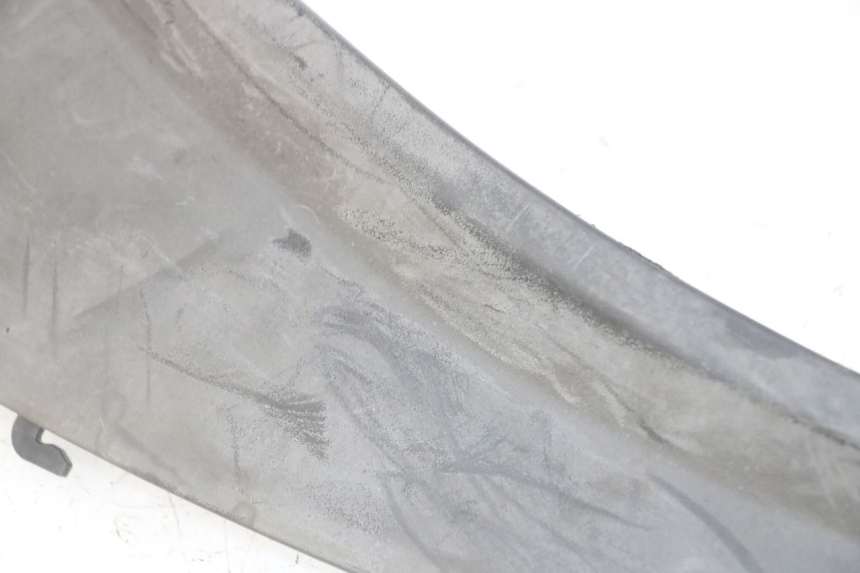 photo de BAS DE CAISSE ARRIERE GAUCHE PIAGGIO MP3 LT 300 (2010 - 2016) - Points de fixation