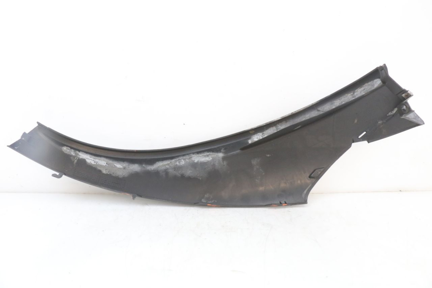 photo de BAS DE CAISSE ARRIERE GAUCHE PIAGGIO MP3 125 (2006 - 2014) - Autre angle de vue