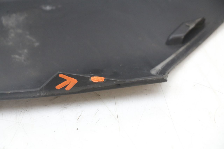 photo de BAS DE CAISSE ARRIERE GAUCHE PIAGGIO MP3 125 (2006 - 2014) - Marquages et références