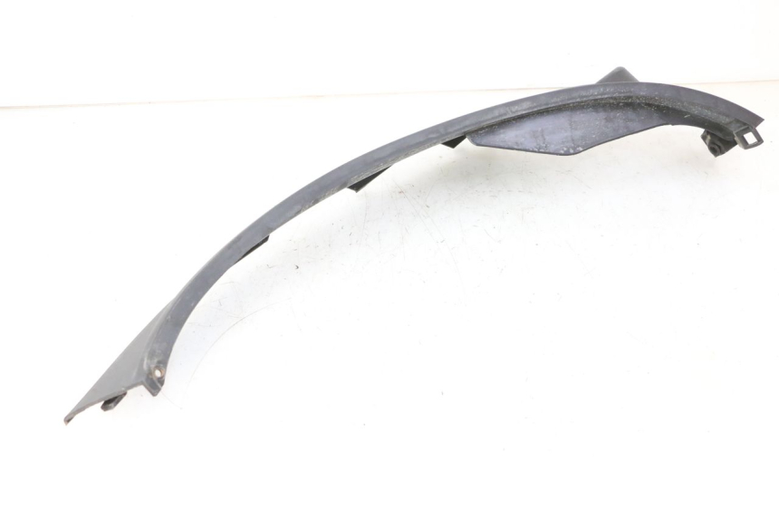 photo de BAS DE CAISSE ARRIERE GAUCHE PIAGGIO MP3 RL 250 (2006 - 2010) - Gros plan technique