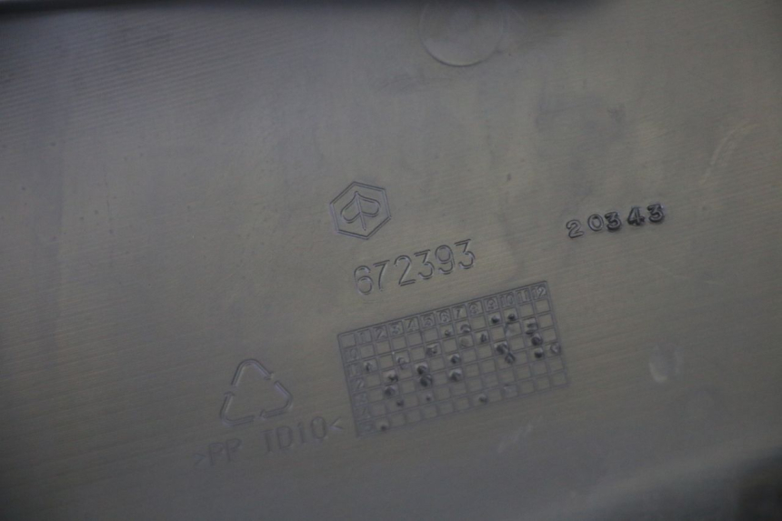 photo de BAS DE CAISSE ARRIERE GAUCHE PIAGGIO MP3 RL 250 (2006 - 2010) - Vue d’ensemble