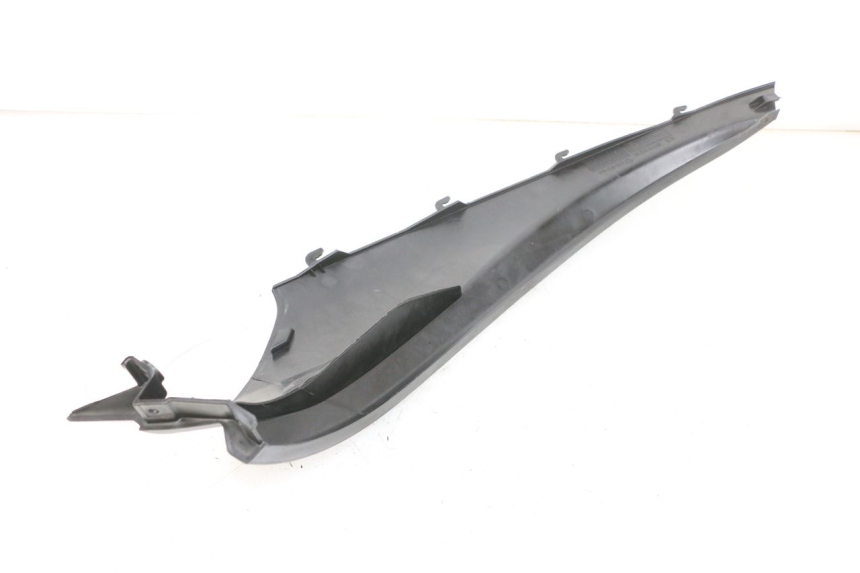 photo de BAS DE CAISSE ARRIERE GAUCHE PIAGGIO MP3 RL 250 (2006 - 2010) - Points de fixation