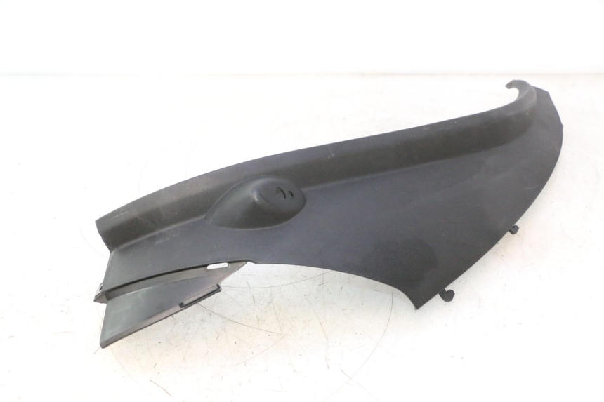 photo de BAS DE CAISSE ARRIERE GAUCHE PIAGGIO MP3 500 (2011 - 2015) - Points de fixation