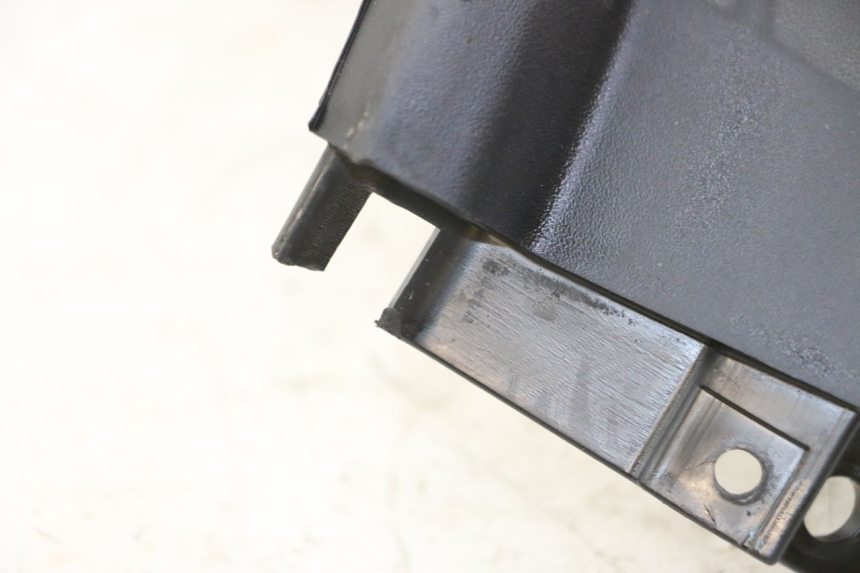 photo de BAS DE CAISSE ARRIERE GAUCHE PIAGGIO MP3 LT 400 (2007 - 2012) - Détail de la pièce