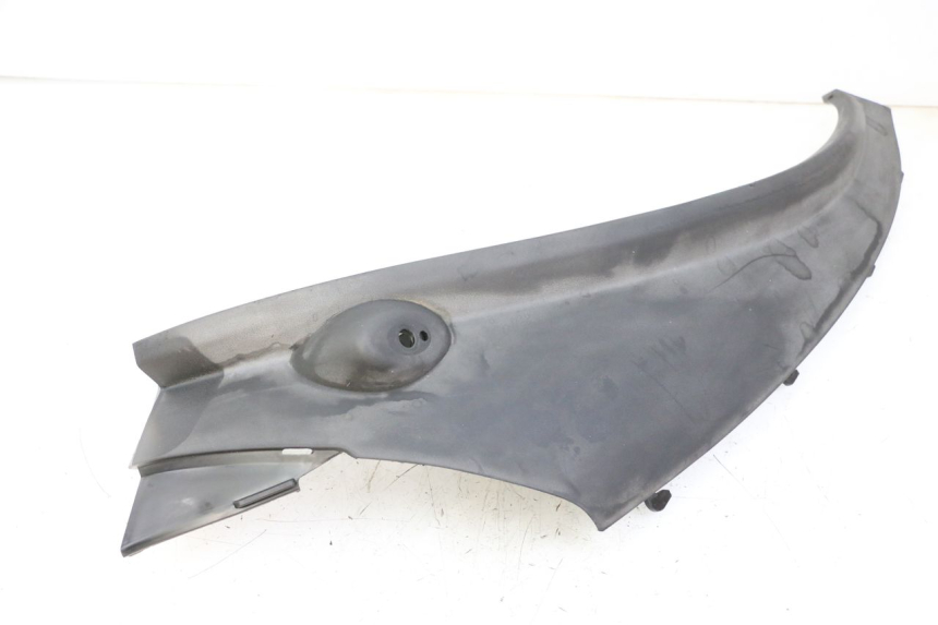 photo de BAS DE CAISSE ARRIERE GAUCHE PIAGGIO MP3 LT 400 (2007 - 2012) - État de surface