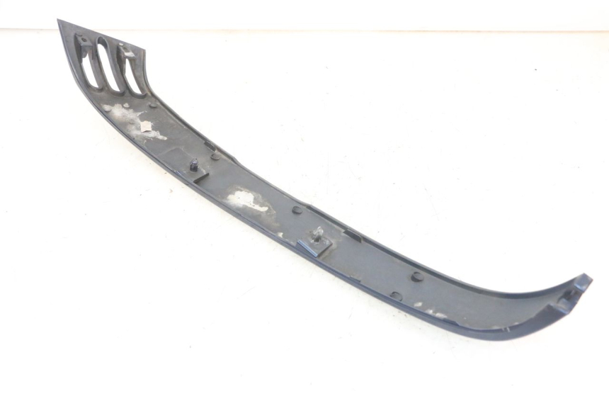 photo de BAS DE CAISSE ARRIERE GAUCHE PIAGGIO VESPA LX 150 (2005 - 2013) - Gros plan technique