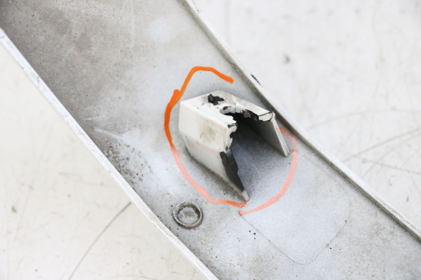 photo de BAS DE CAISSE ARRIERE GAUCHE PIAGGIO VESPA GTS SUPER IE 125 (2009 - 2016) - Détail de la pièce