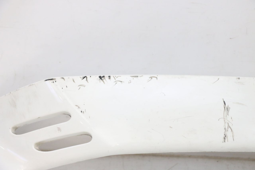 photo de BAS DE CAISSE ARRIERE GAUCHE PIAGGIO VESPA GTS SUPER IE 125 (2009 - 2016) - Vue rapprochée