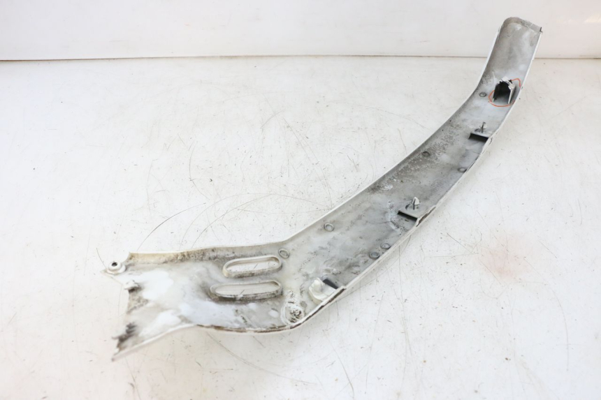 photo de BAS DE CAISSE ARRIERE GAUCHE PIAGGIO VESPA GTS SUPER IE 125 (2009 - 2016) - Vue d’ensemble