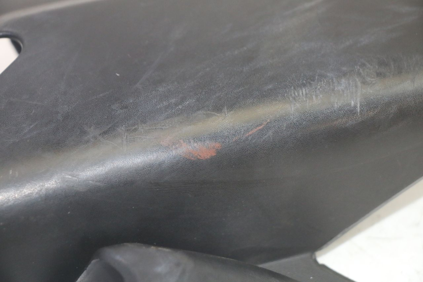 photo de BAS DE CAISSE ARRIERE GAUCHE YAMAHA XMAX X-MAX 125 (2006 - 2009) - Zoom état d’usage