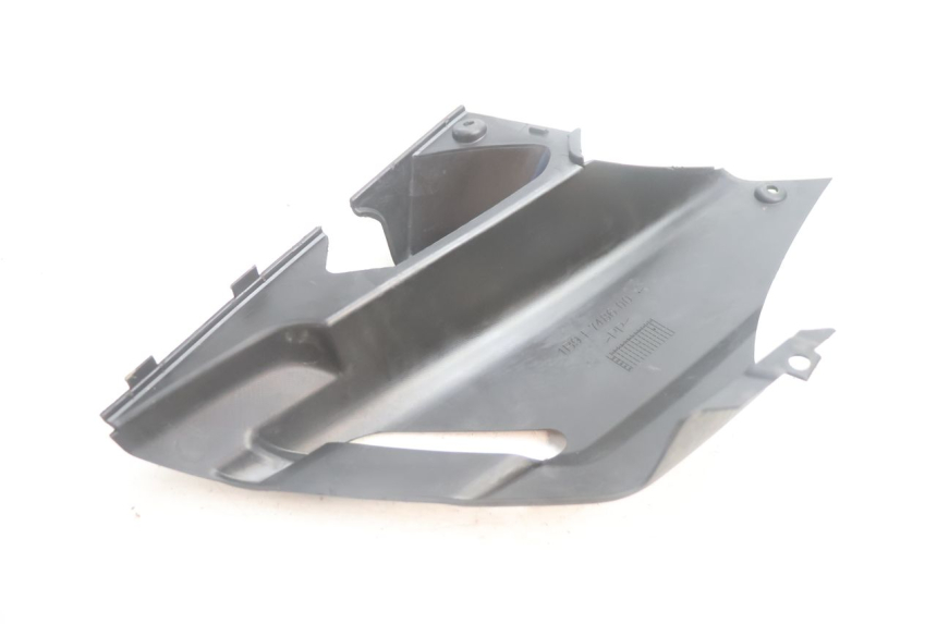 photo de BAS DE CAISSE ARRIERE GAUCHE YAMAHA XMAX X-MAX 125 (2006 - 2009) - Zoom état d’usage