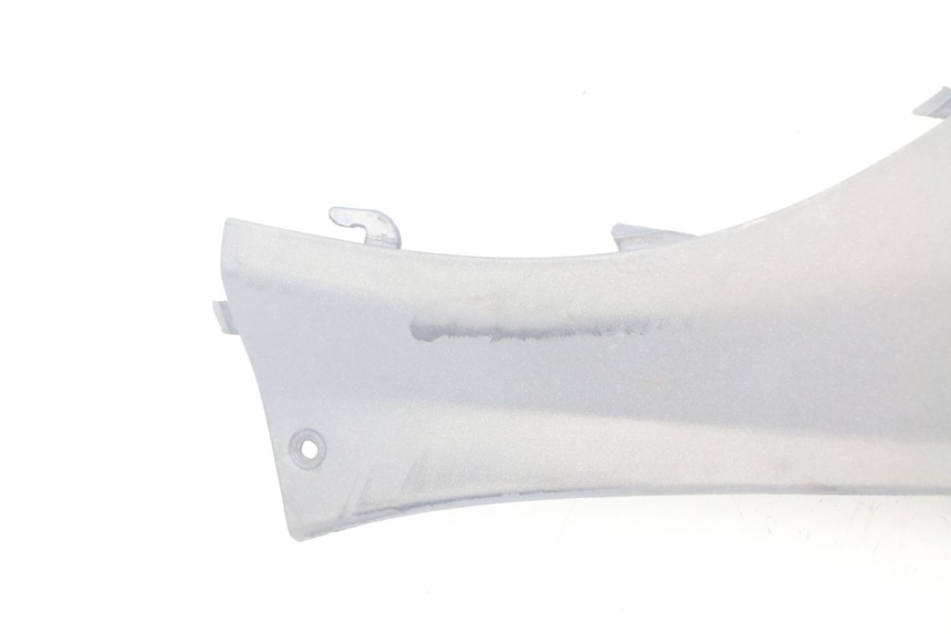 photo de BAS DE CAISSE ARRIERE GAUCHE PIAGGIO X9 EVOLUTION 500 (2003 - 2005) - Zoom état d’usage