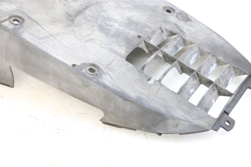 photo de BAS DE CAISSE SUZUKI BURGMAN 125 (2007 - 2014) - État de surface