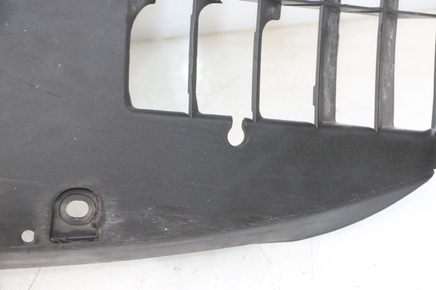 photo de BAS DE CAISSE SUZUKI BURGMAN 125 (2007 - 2014) - Vue rapprochée