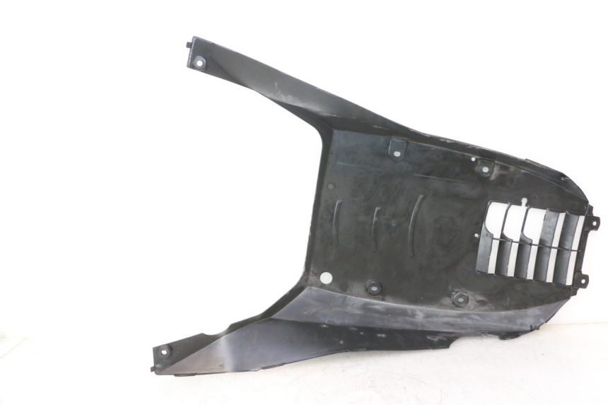 photo de BAS DE CAISSE SUZUKI BURGMAN 125 (2007 - 2014) - Vue d’ensemble