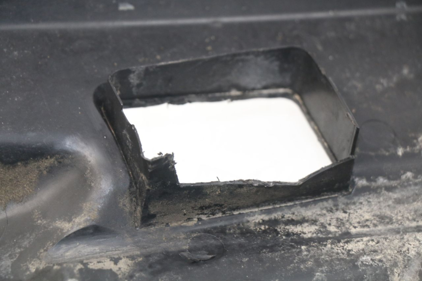 photo de BAS DE CAISSE YAMAHA BW'S 50 (2004 - 2017) - Détail de la pièce