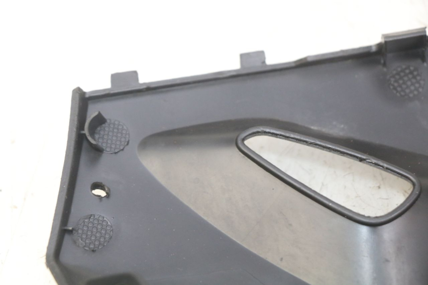 photo de BAS DE CAISSE DROIT KYMCO AGILITY 16+ 4T 50 (2018 - 2023) - Autre angle de vue