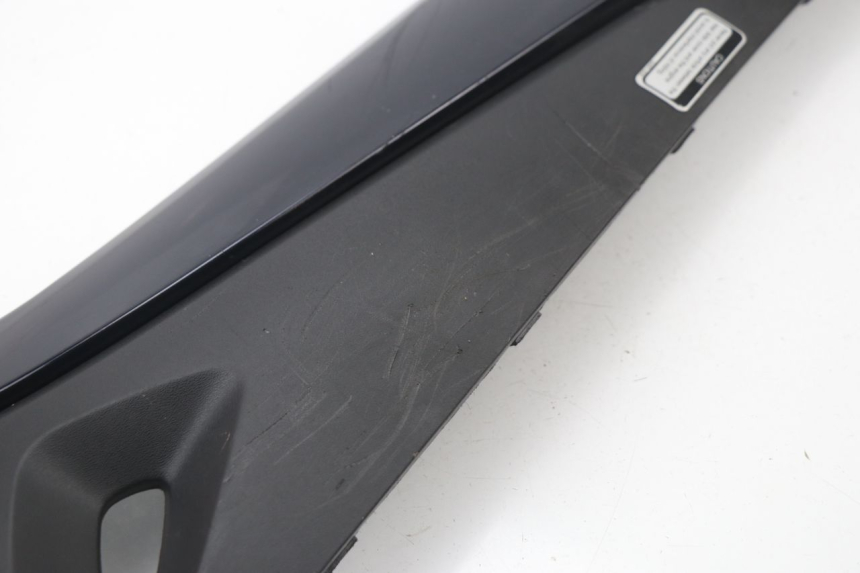 photo de BAS DE CAISSE DROIT KYMCO AGILITY CITY 16P 125 (2015 - 2021) - Détail de la pièce