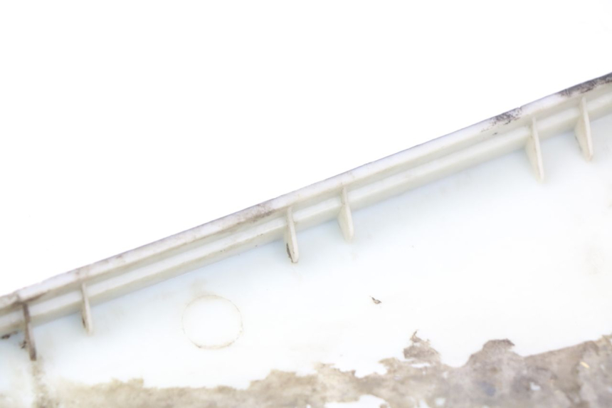 photo de BAS DE CAISSE DROIT JONWAY AZTRAL 125 (2008 - 2017) - Points de fixation