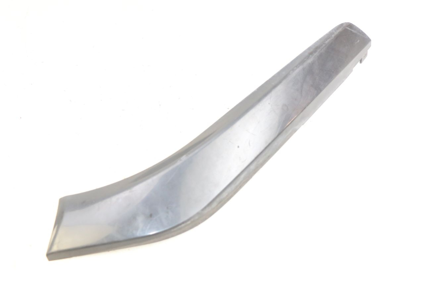 photo de BAS DE CAISSE DROIT PIAGGIO BEVERLY 125 (2010 - 2015) - Vue principale