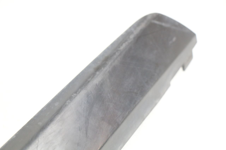 photo de BAS DE CAISSE DROIT PIAGGIO BEVERLY 125 (2010 - 2015) - Autre angle de vue