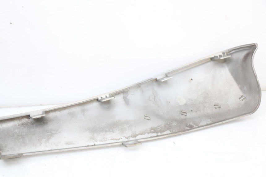 photo de BAS DE CAISSE DROIT BMW C1 125 (2000 - 2003) - État de surface