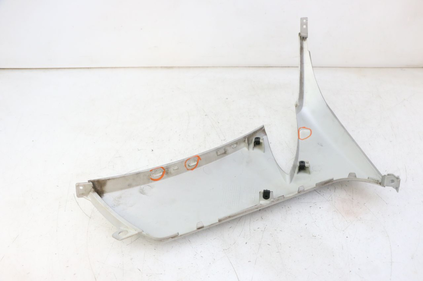 photo de BAS DE CAISSE DROIT PEUGEOT CITYSTAR 50 (2013 - 2017) - Gros plan technique