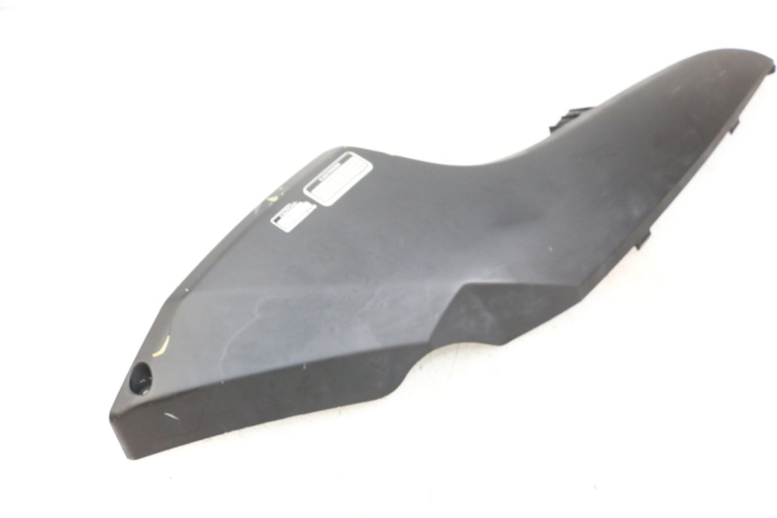 photo de Lower right side panel KYMCO DINK STREET ABS 125 (2011 - 2018) - Gros plan technique