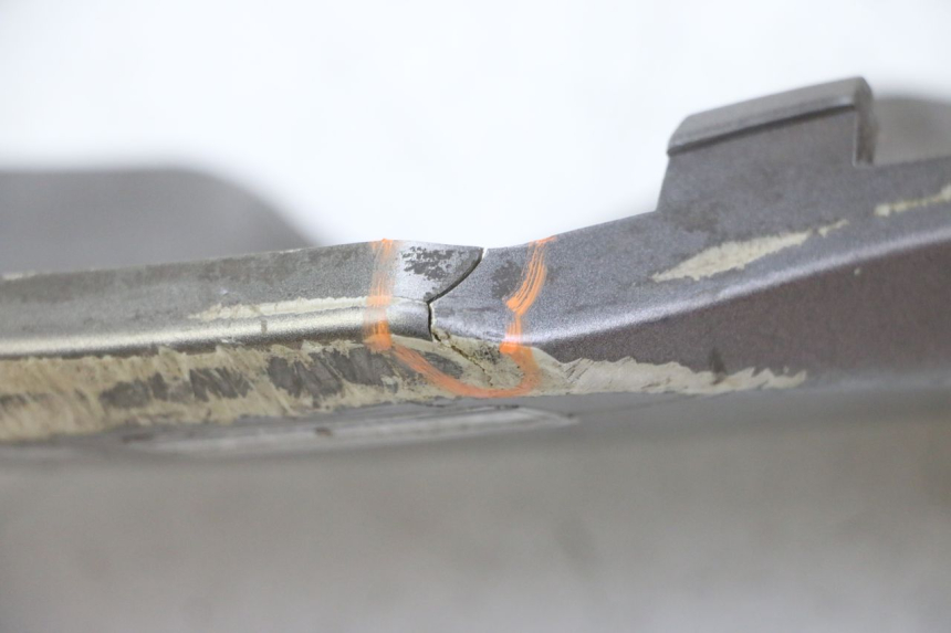 photo de BAS DE CAISSE DROIT KYMCO DINK STREET 125 (2009 - 2014) - Zoom état d’usage